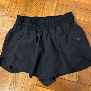 Lululemon shorts women’s size 4.